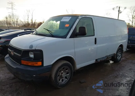 2007 Chevrolet Express Work Van z USA, uszkodzony, nr VIN 1GCFG15X471124469